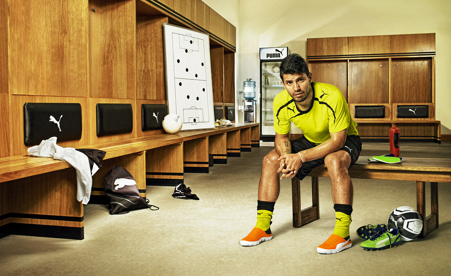 puma_aguero_locker_room_1860